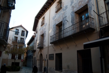 Pinturas en la fachada de la Biblioteca